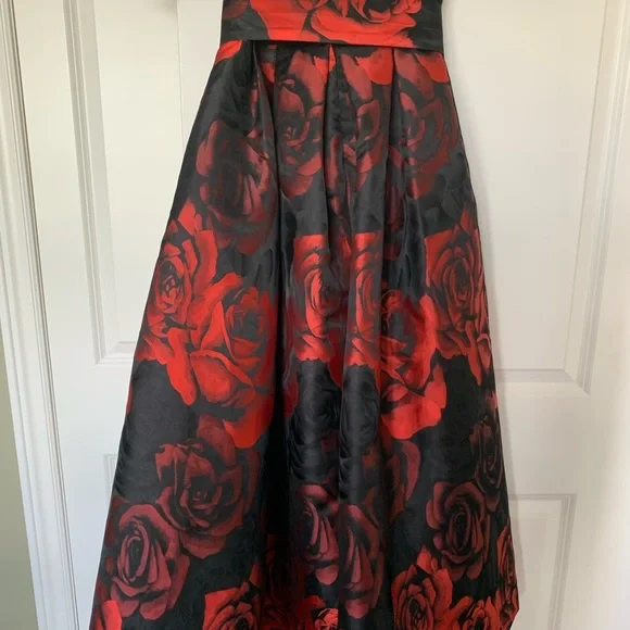 Dress - Picture 6 of 8